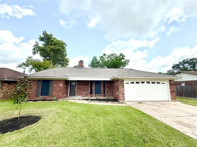 property at 621 E Murray St