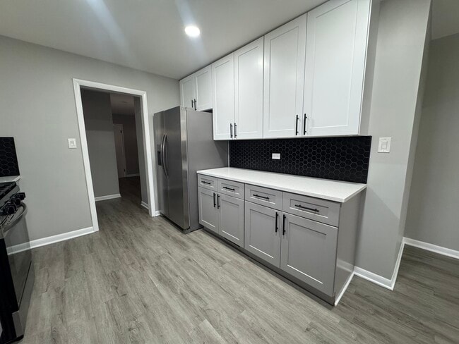 5651 W 97th St in Oak Lawn, IL - Building Photo - Building Photo