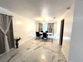 1450 NW 129th Ave in Sunrise, FL - Building Photo - Building Photo