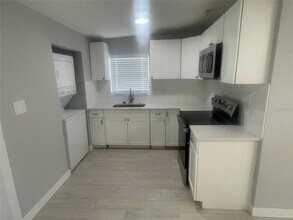10408 121st Ave in Largo, FL - Building Photo - Building Photo