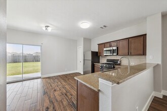 24527 Sandusky Dr in Tomball, TX - Building Photo - Building Photo