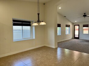 13999 Hidden Valley Rd in Victorville, CA - Building Photo - Building Photo