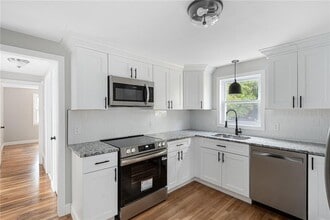 111 Missouri Dr in Warwick, RI - Building Photo - Building Photo