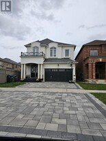 133 Lionhead Golf Club Rd in Brampton, ON - Building Photo