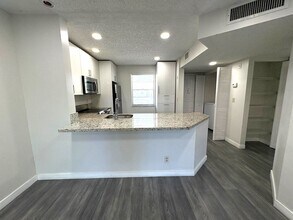 8820 Royal Palm Blvd, Unit #203 Palm Village in Coral Springs, FL - Building Photo - Building Photo