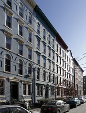 811 Willow Ave in Hoboken, NJ - Foto de edificio - Building Photo