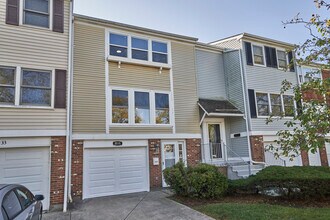 2035 Stanley Ct in Schaumburg, IL - Building Photo - Building Photo