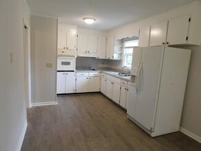 5841 NC-903 in Snow Hill, NC - Building Photo - Building Photo