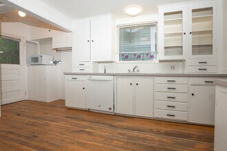 3731 Eastern Ave N in Seattle, WA - Building Photo - Building Photo