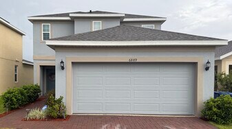 6889 Wilson Hammock Ave in Groveland, FL - Building Photo