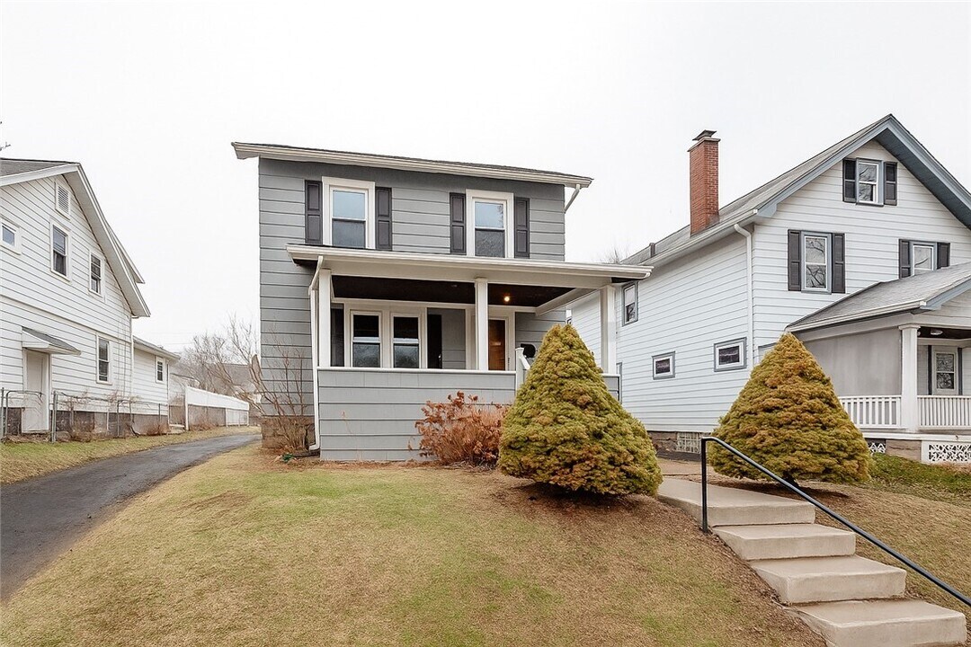 81 Van Bergh Ave in Rochester, NY - Building Photo