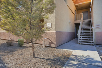 2134 E Broadway Rd in Tempe, AZ - Foto de edificio - Building Photo