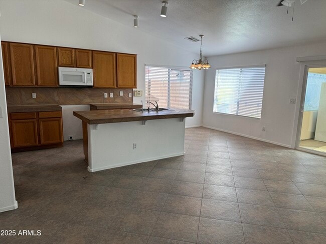 1319 W Michelle Dr in Phoenix, AZ - Building Photo - Building Photo