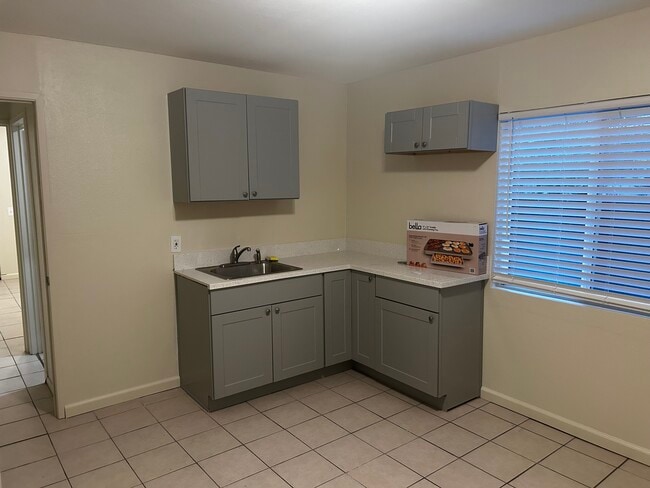 5527 Bolivar St, Unit A in San Diego, CA - Building Photo - Building Photo
