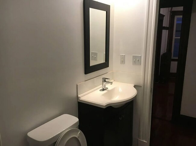 4 Wilson Ave, Unit Unit #1 in Belmont, MA - Building Photo - Building Photo