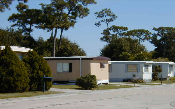 Paradise West Mobile Home Park in Largo, FL - Foto de edificio