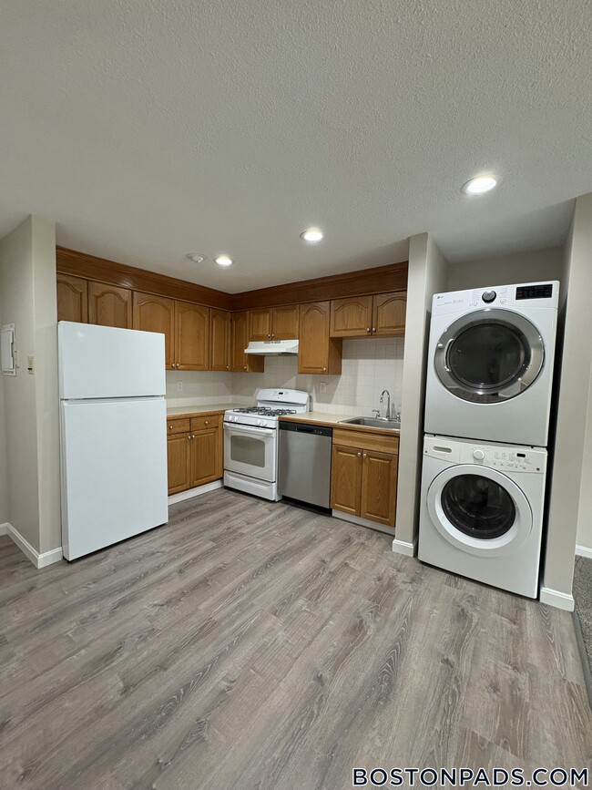 15 Kenmar Dr