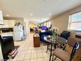 336 Bloomfield Ave in Caldwell, NJ - Building Photo