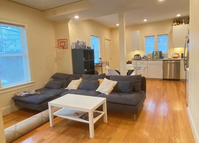 3 Griggs Pl, Unit 3