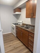 9100 Dodson St in Houston, TX - Building Photo - Building Photo