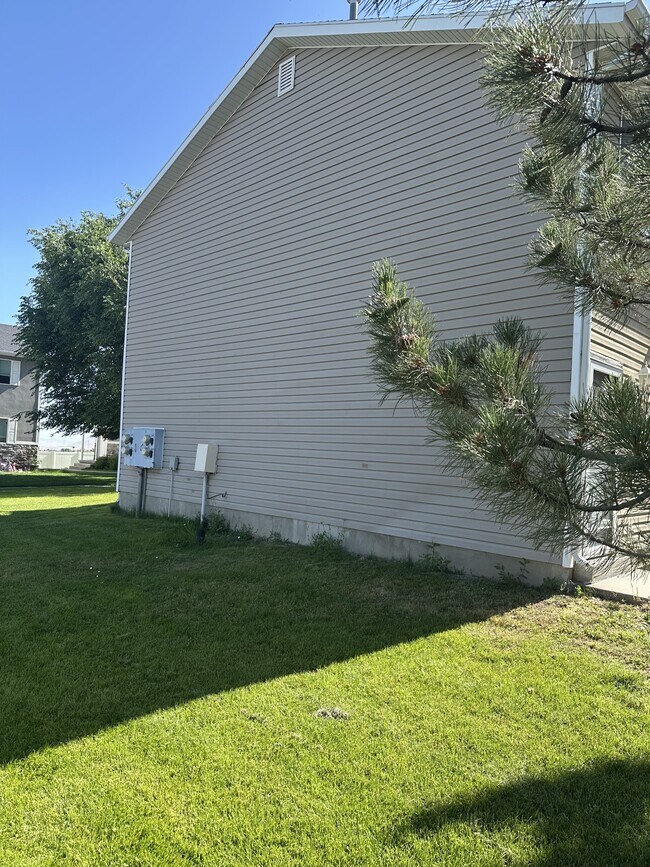 707 Ry Ln in Tooele, UT - Building Photo - Building Photo