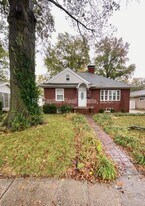 1215 W Main St in Mascoutah, IL - Building Photo