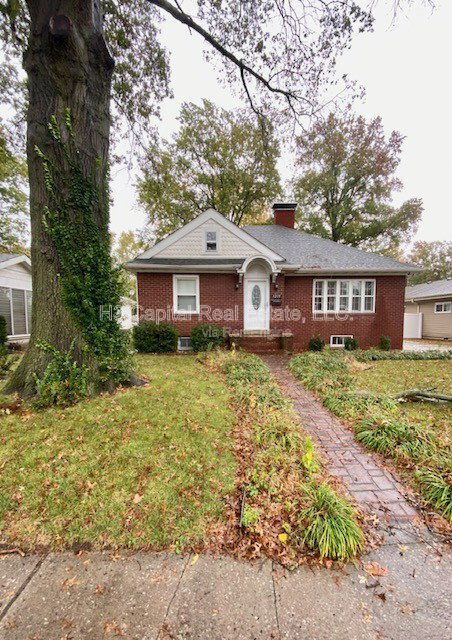 property at 1215 W Main St