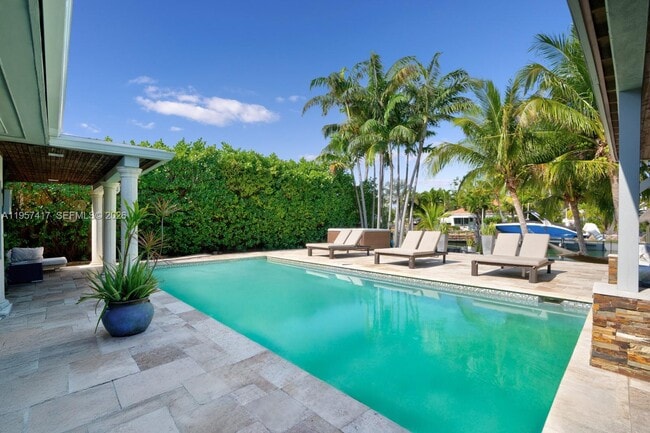 property at 7910 Hawthorne Ave