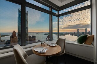 123 Washington St in New York, NY - Building Photo - Building Photo