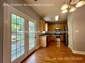 10102 Old Carolina Dr in Charlotte, NC - Building Photo - Building Photo