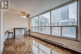 133 Erskine Ave in Toronto, ON - Building Photo - Building Photo