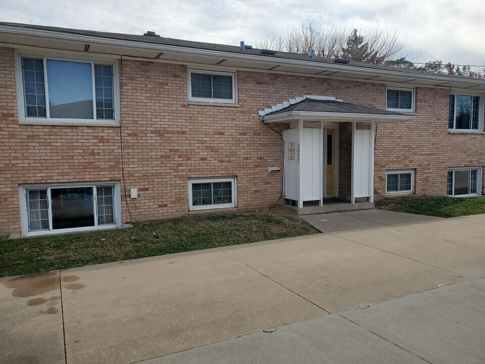 526 30th Ave in Moline, IL - Building Photo