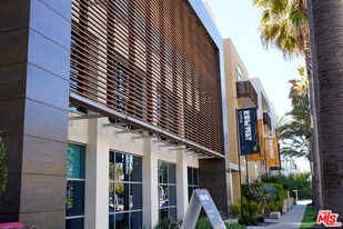 12760 Millennium Dr in Los Angeles, CA - Building Photo