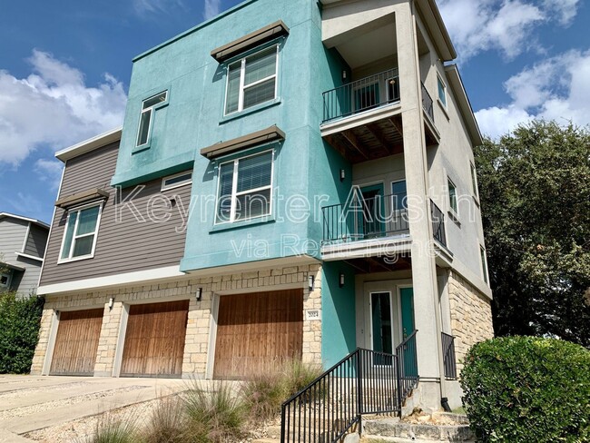property at 2024 Geniveive Ln