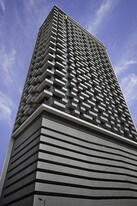 235 W Van Buren St in Chicago, IL - Building Photo