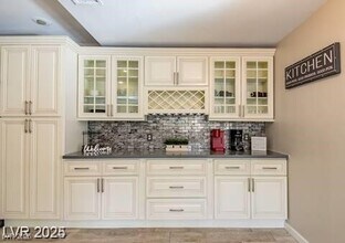 1925 Roxford Dr in Las Vegas, NV - Building Photo - Building Photo