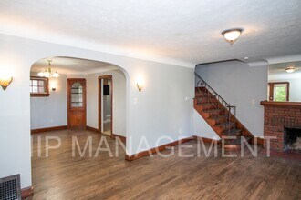 1294 Winston Rd in South Euclid, OH - Building Photo - Building Photo