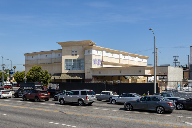 5843 W Pico Blvd in Los Angeles, CA - Building Photo - Building Photo