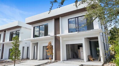 11 SE 12th Ave in Fort Lauderdale, FL - Building Photo - Building Photo