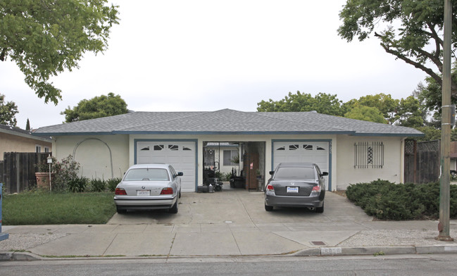 5825-5827 Hillview Ave in San Jose, CA - Building Photo - Building Photo