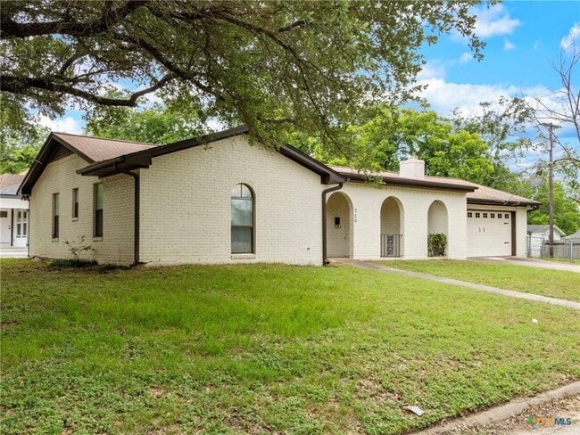 220 E Belton Ave in Rockdale, TX - Building Photo - Building Photo