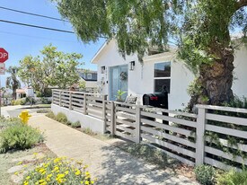 1001 8th Pl in Hermosa Beach, CA - Building Photo