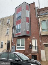 1527 Carpenter St in Philadelphia, PA - Building Photo - Building Photo