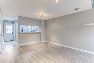 12 Abbey Rd in Euless, TX - Building Photo - Building Photo