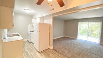 Timbercrest in Bellevue, NE - Building Photo