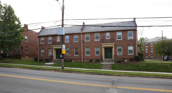 2815 Minnesota Ave SE in Washington, DC - Building Photo - Building Photo