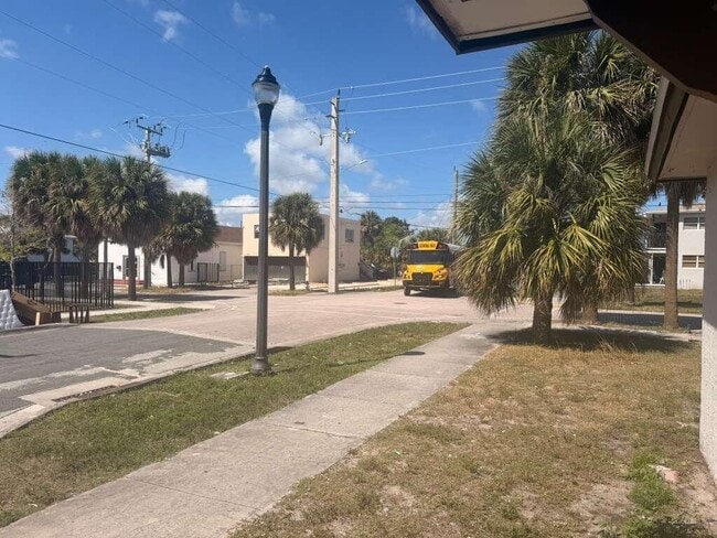 314 Douglass Ave in West Palm Beach, FL - Building Photo - Building Photo