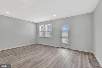 59 Alexander Wy in Mount Holly, NJ - Building Photo - Building Photo