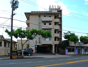 Kapahulu Vista in Honolulu, HI - Building Photo - Building Photo