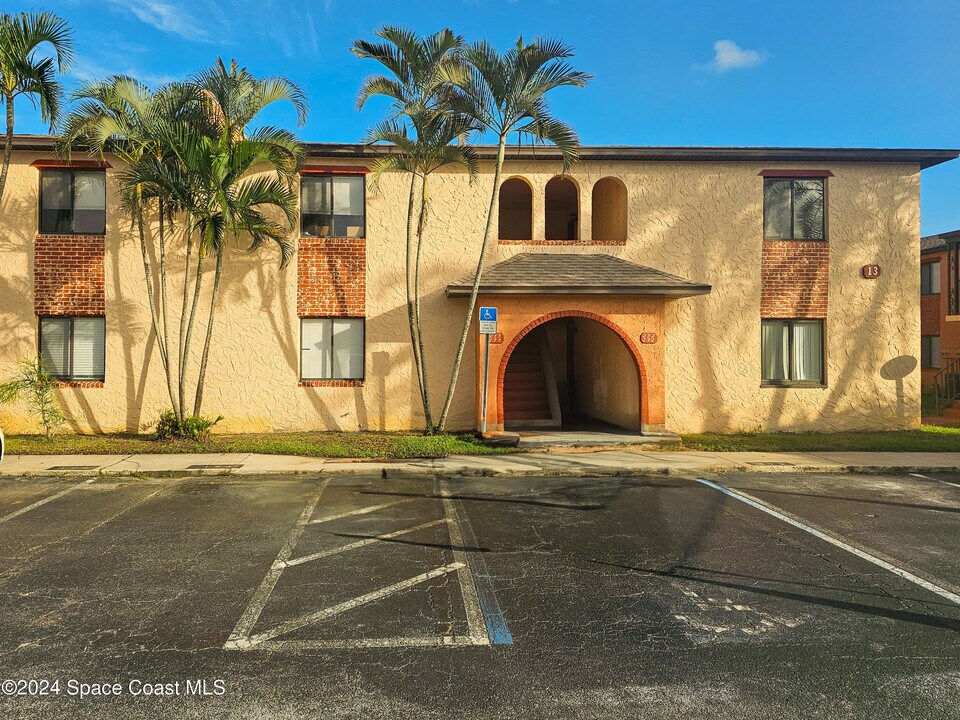 193 San Juan Cir in Melbourne, FL - Building Photo